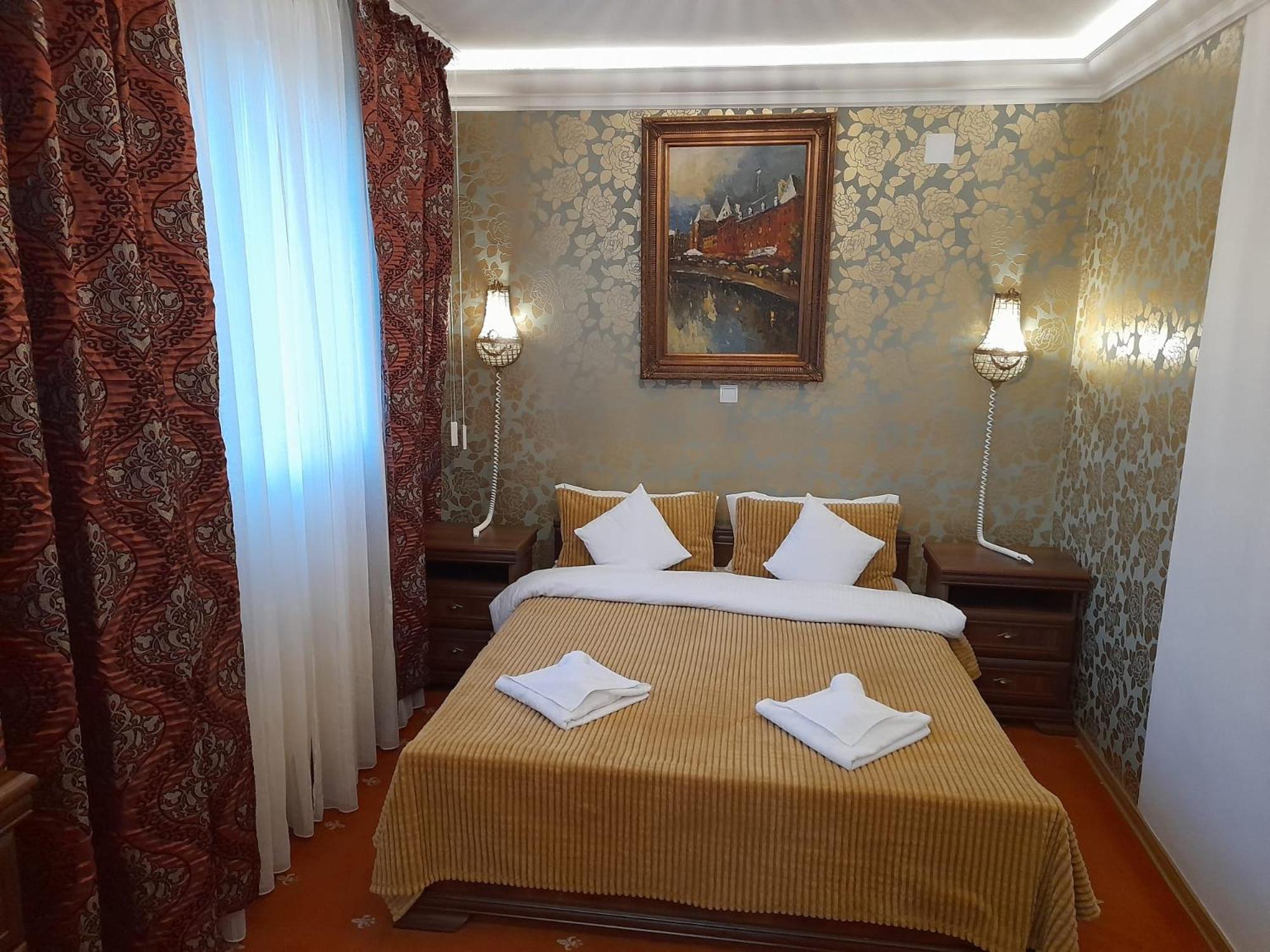 Pensiunea Crown Royal Alba Iulia Esterno foto